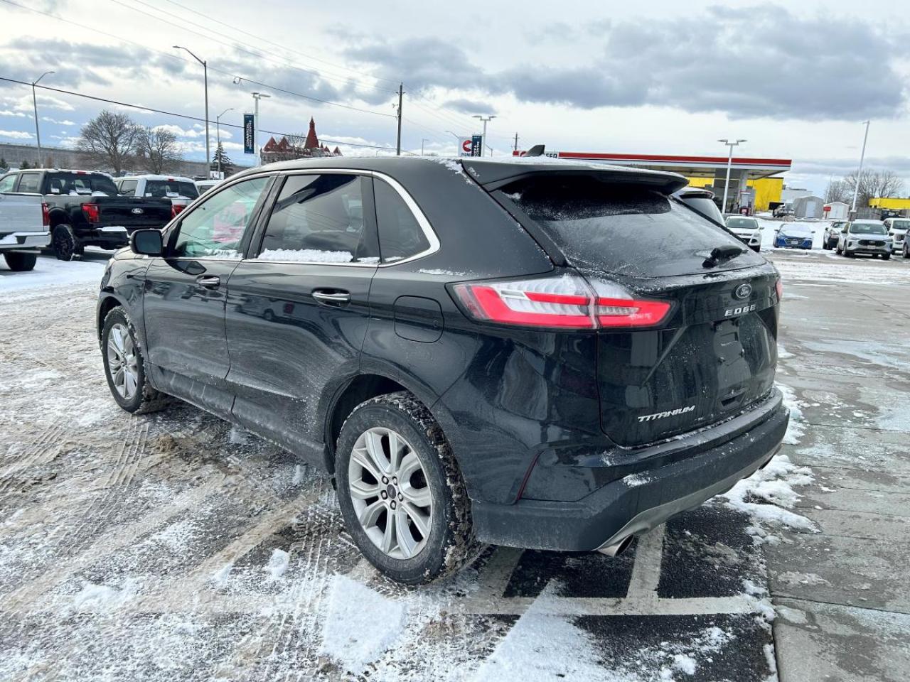 2023 Ford Edge Titanium Photo