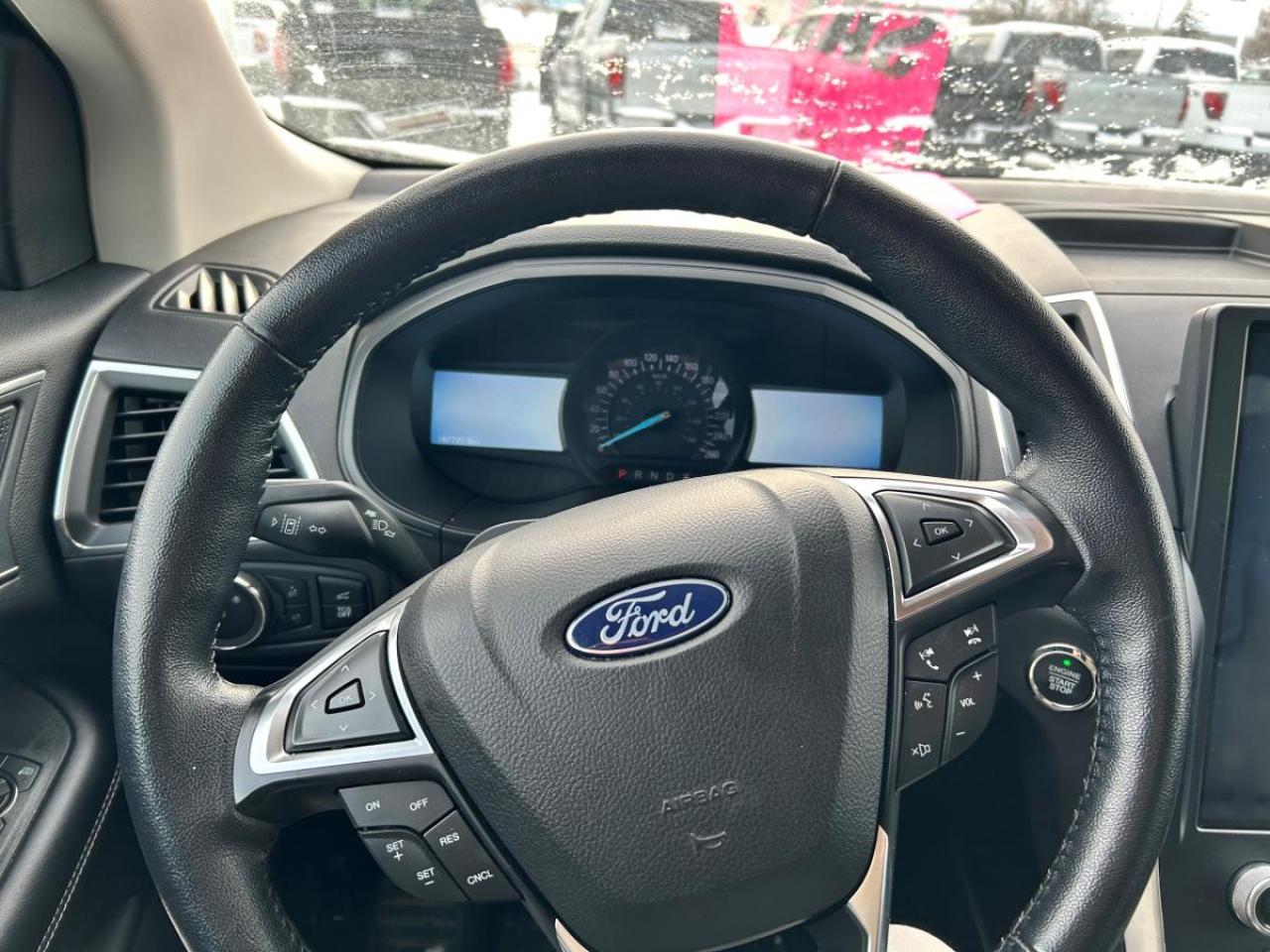2023 Ford Edge Titanium Photo