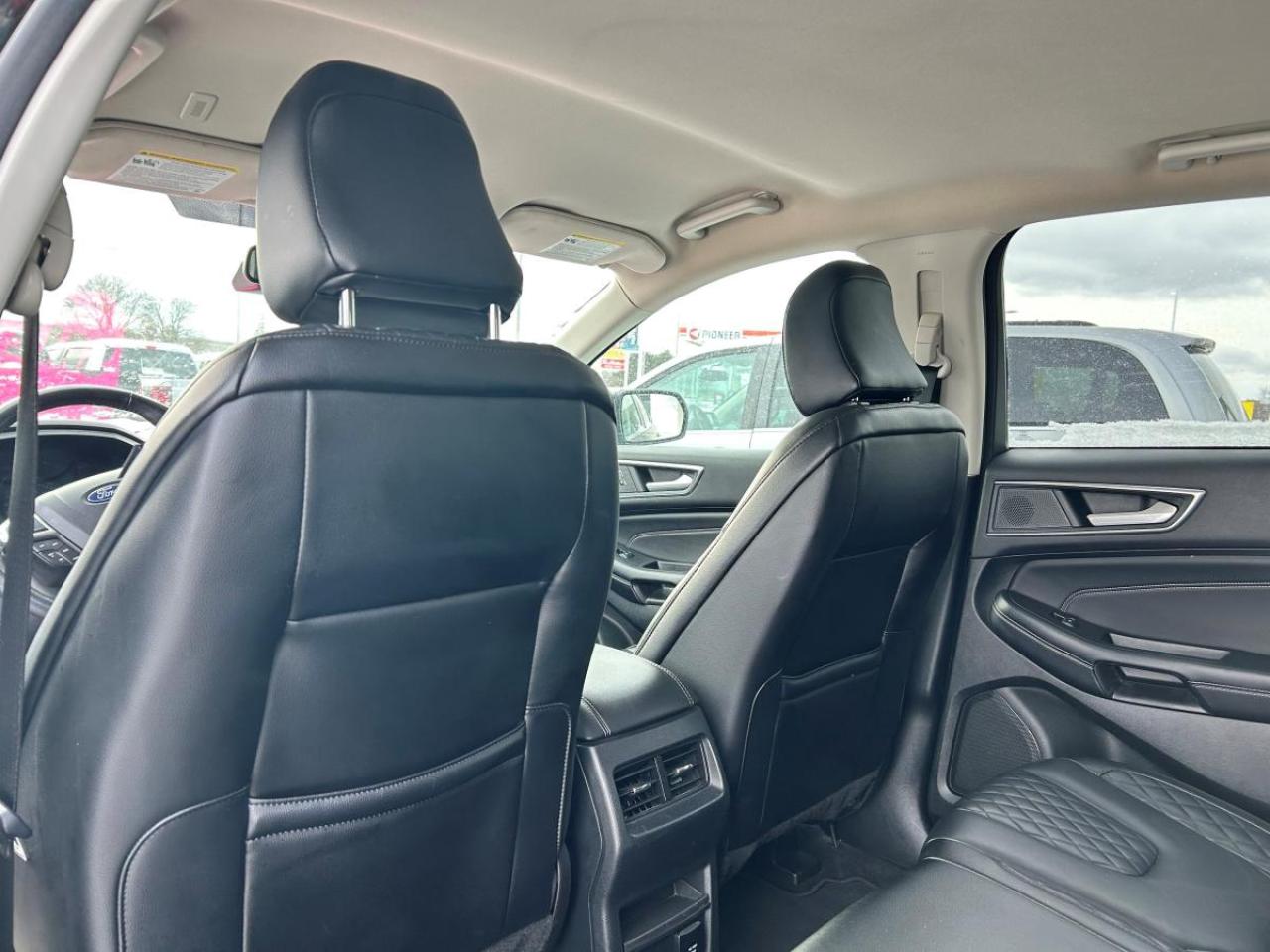 2023 Ford Edge Titanium Photo