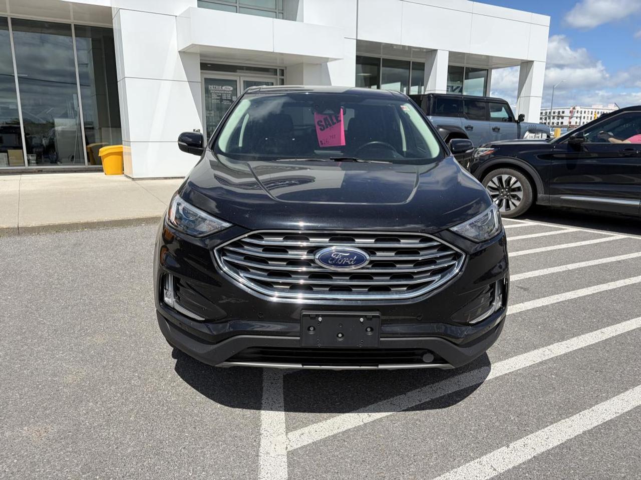 2023 Ford Edge Titanium Photo