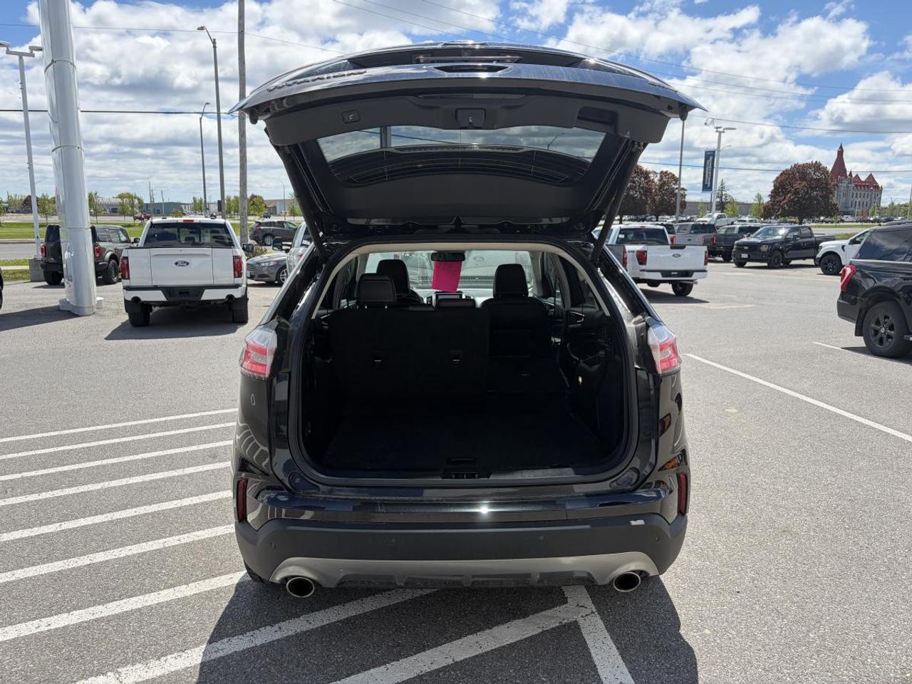 2023 Ford Edge Titanium Photo