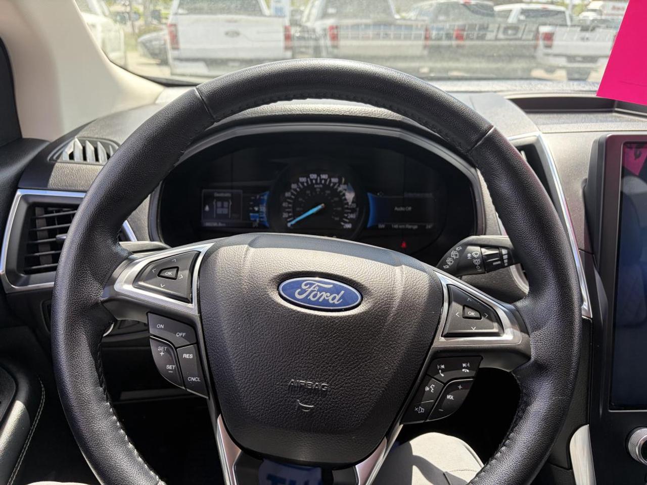 2023 Ford Edge Titanium Photo