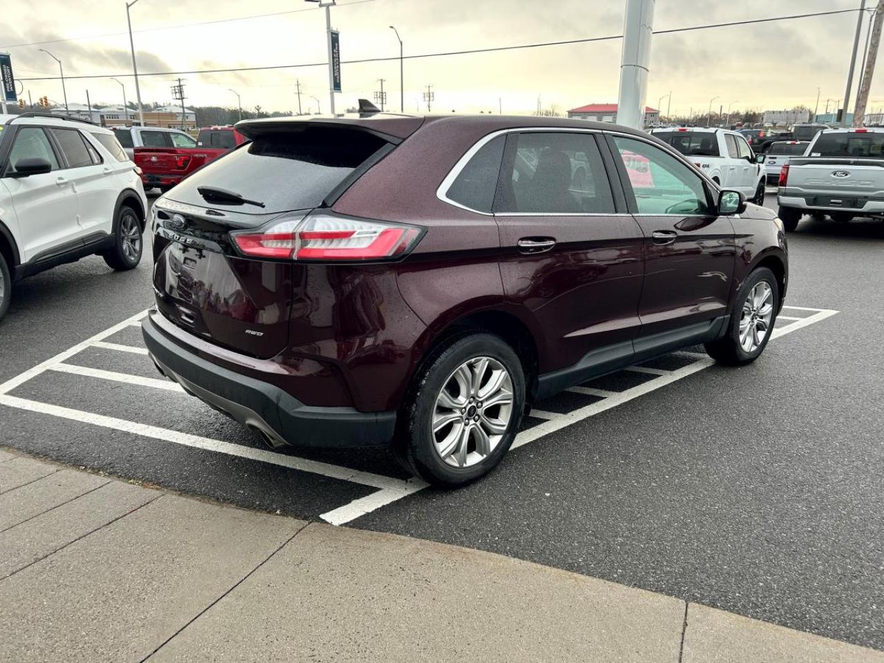 2023 Ford Edge Titanium Photo4