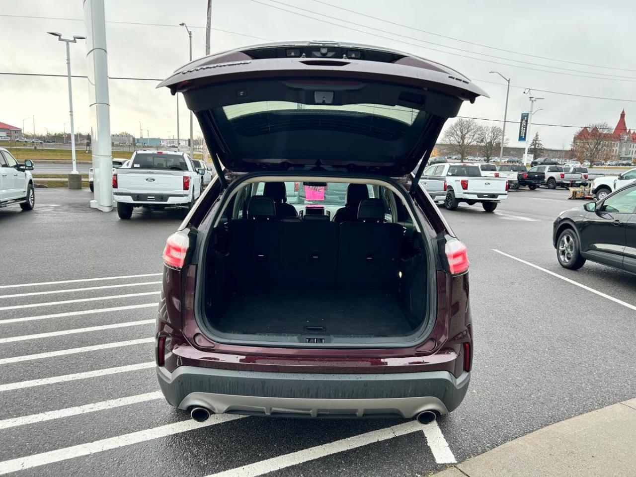 2023 Ford Edge Titanium Photo