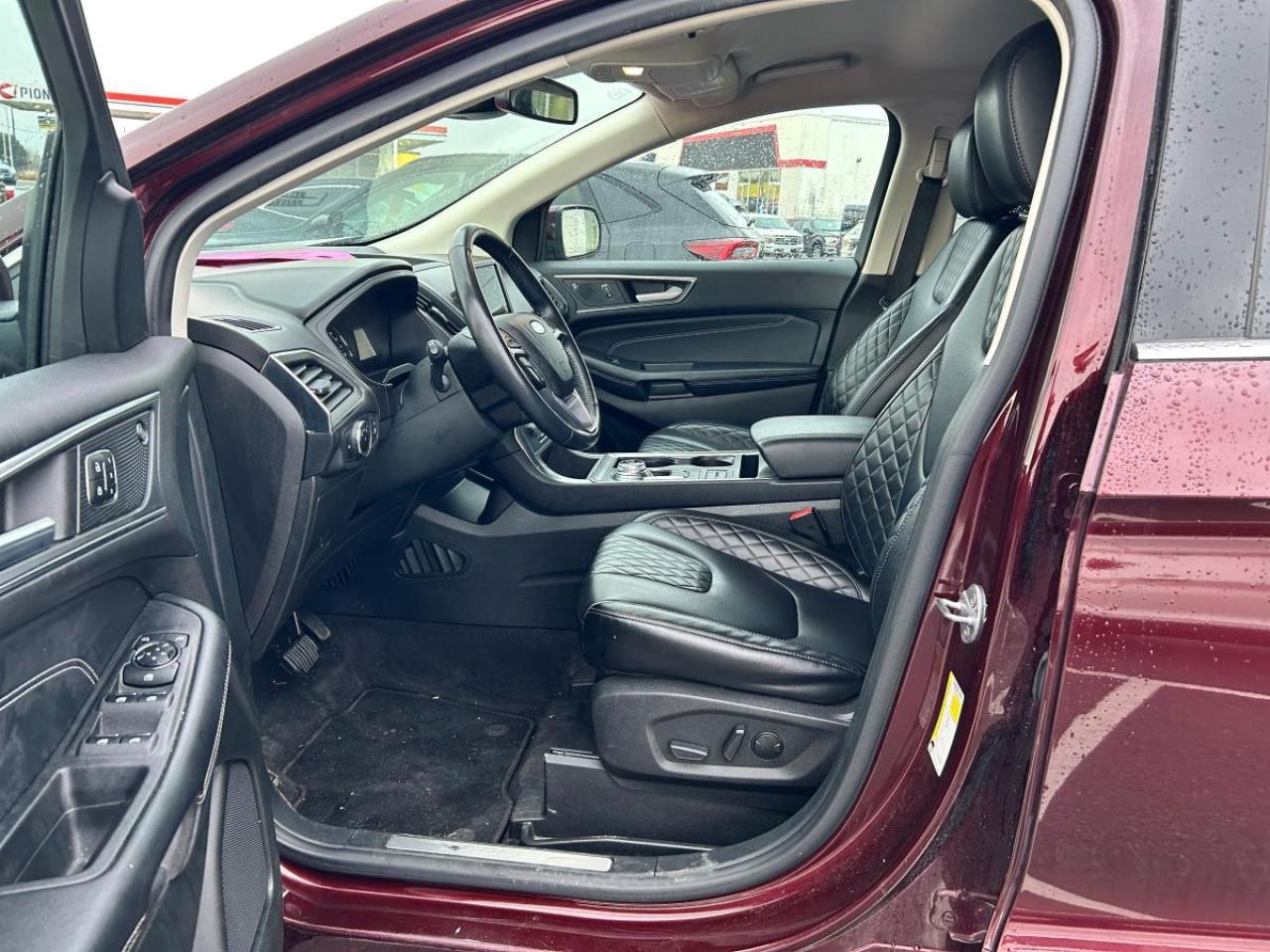 2023 Ford Edge Titanium Photo