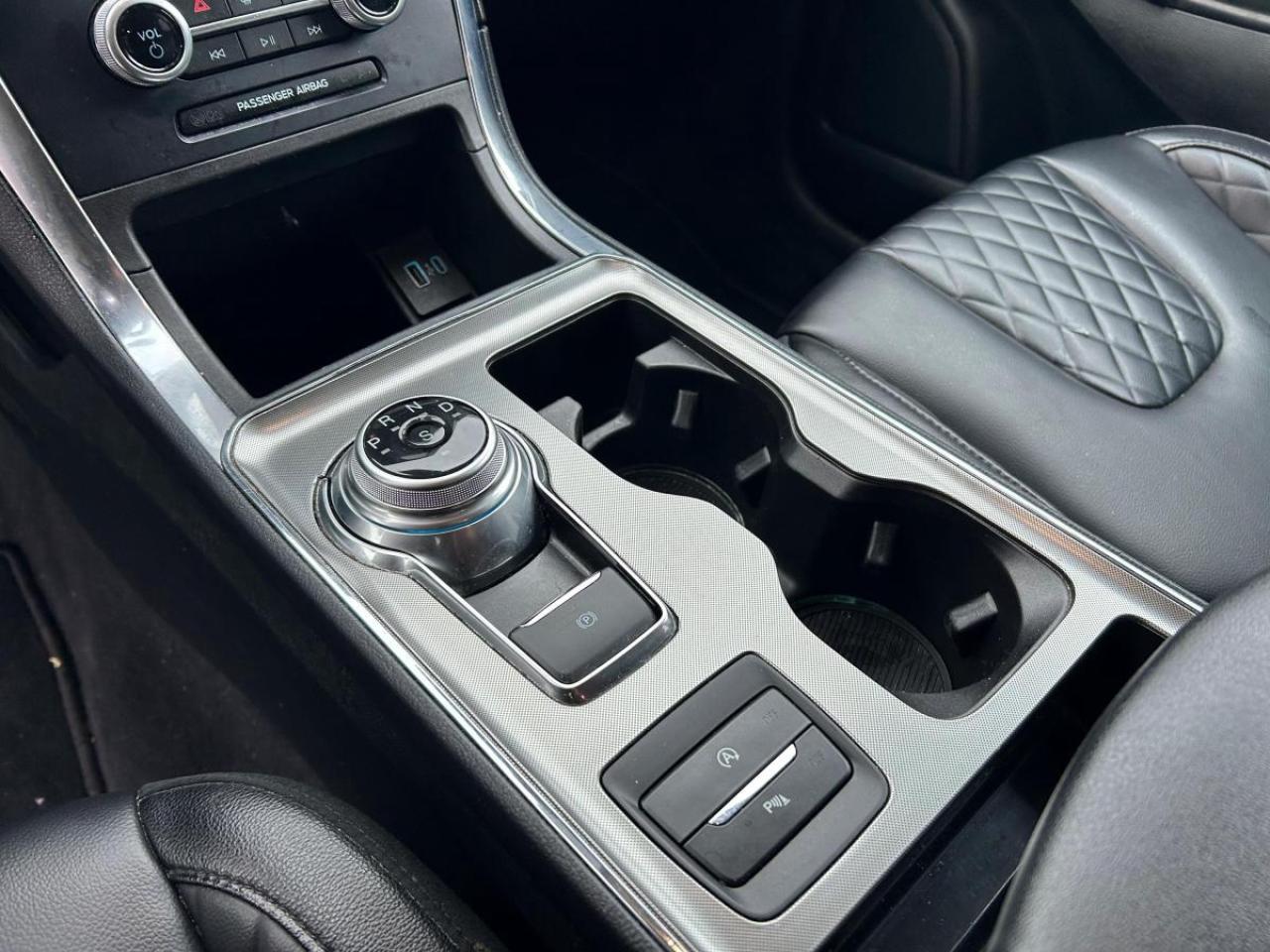 2023 Ford Edge Titanium Photo