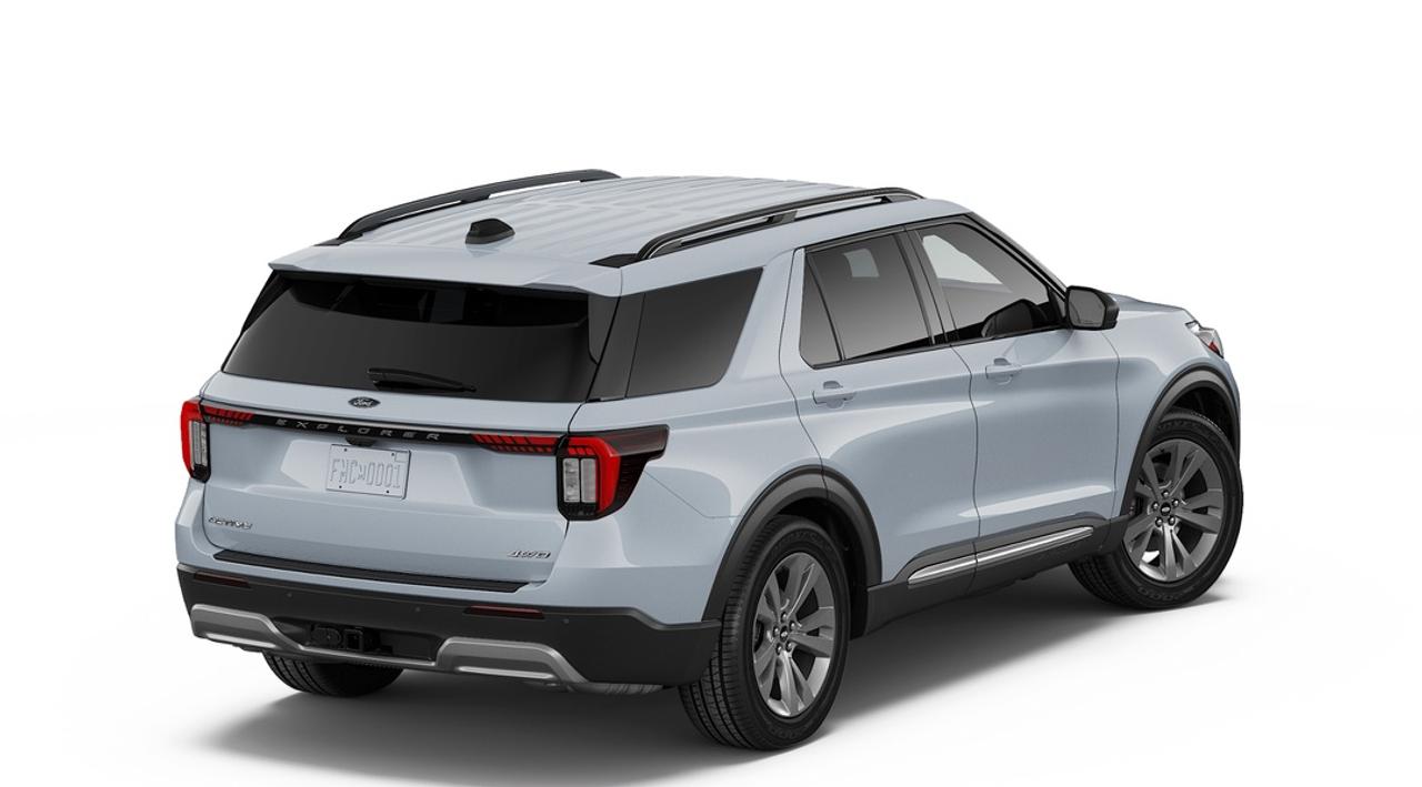 2026 Ford Explorer Active Photo2