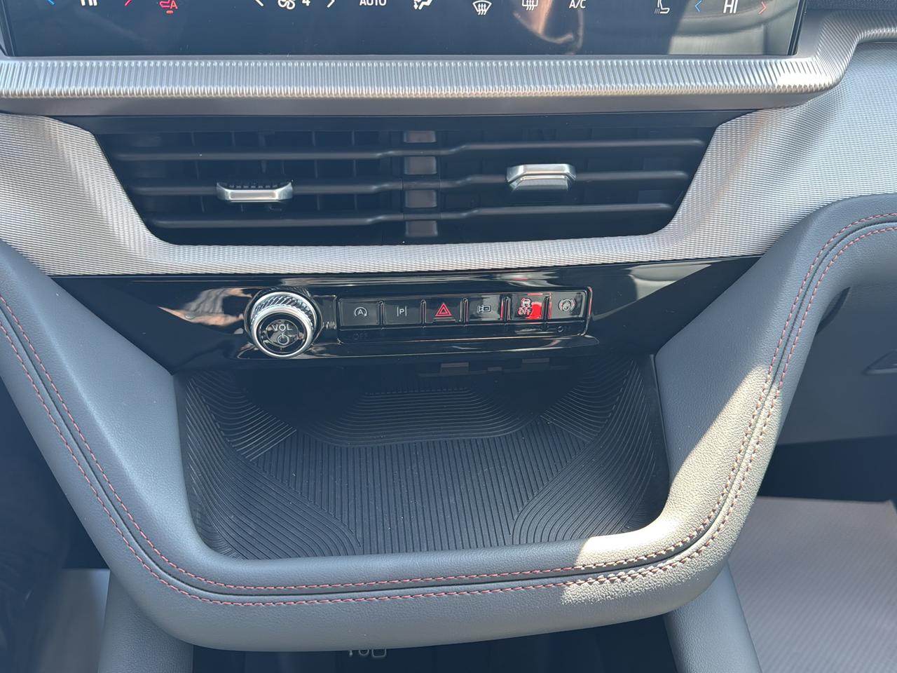 2026 Ford Explorer Active Photo
