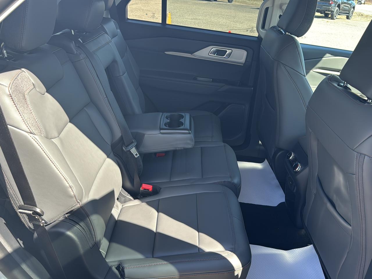 2026 Ford Explorer Active Photo