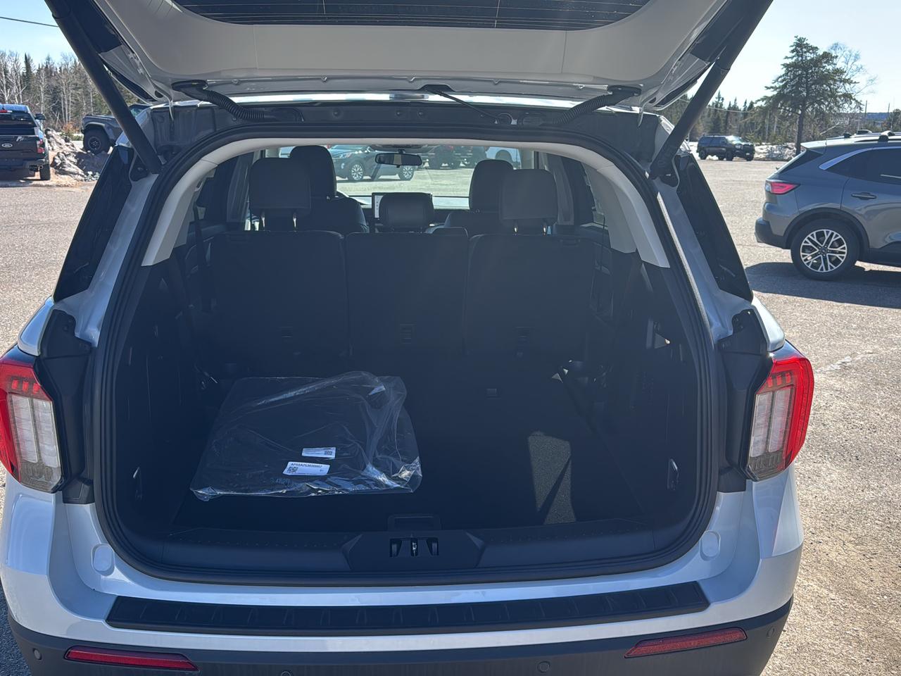 2026 Ford Explorer Active Photo