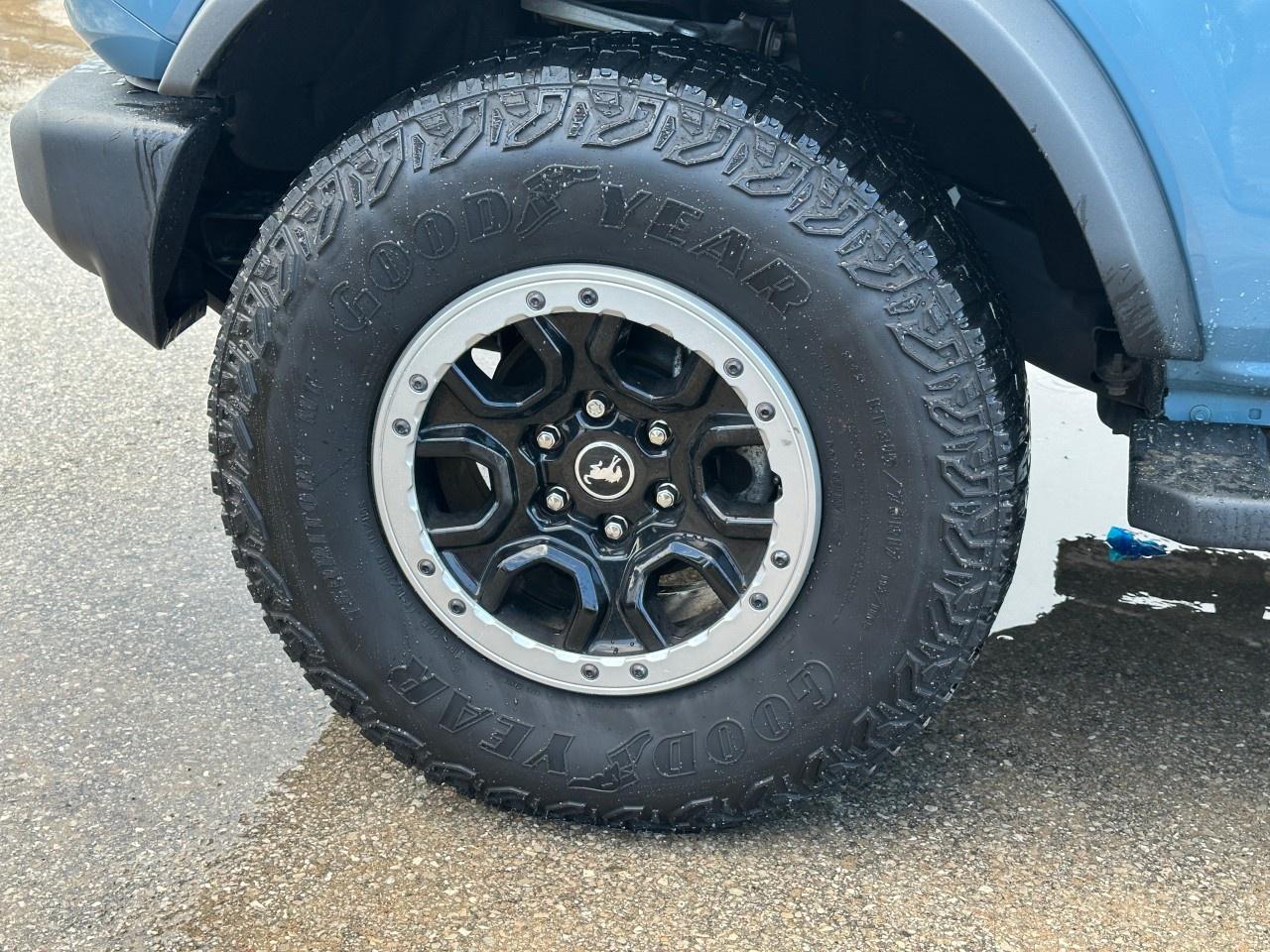 2022 Ford Bronco OUTER BANKS 4 DOOR 4X4 Photo