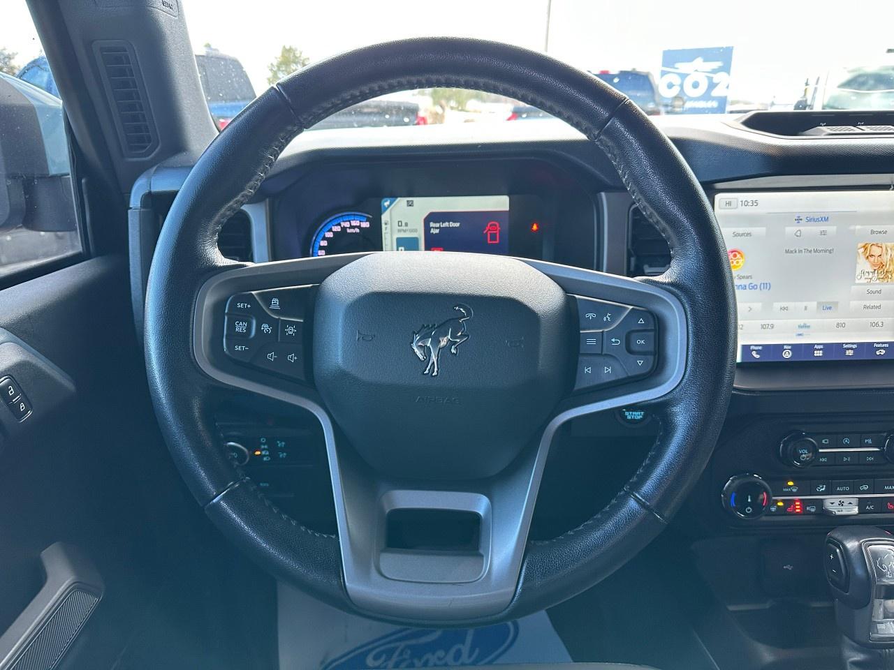 2022 Ford Bronco OUTER BANKS 4 DOOR 4X4 Photo