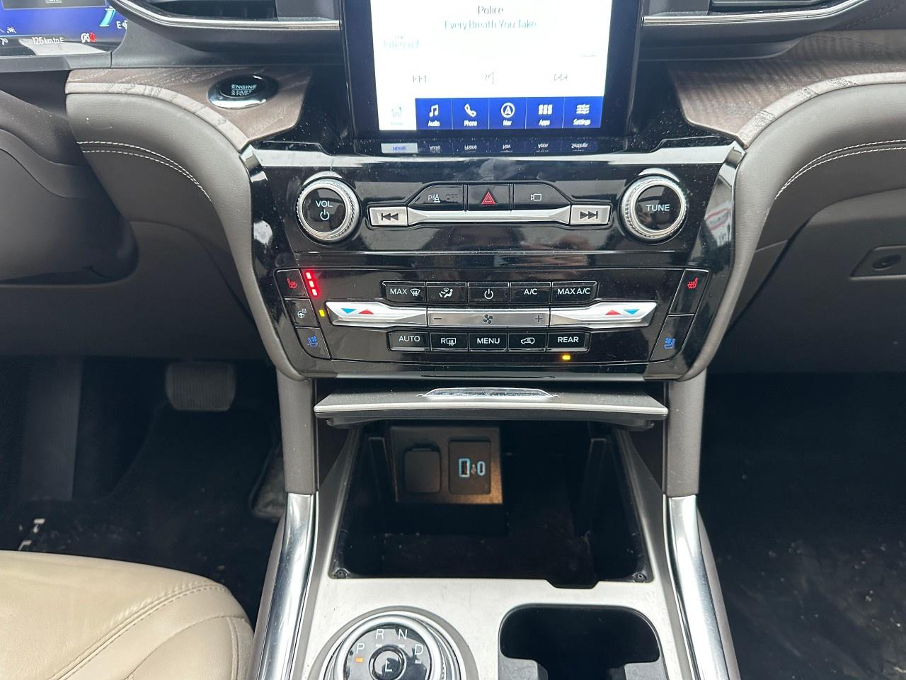 2023 Ford Explorer Platinum 4wd Photo