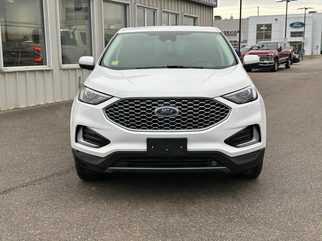2024 Ford Edge SEL AWD Photo2