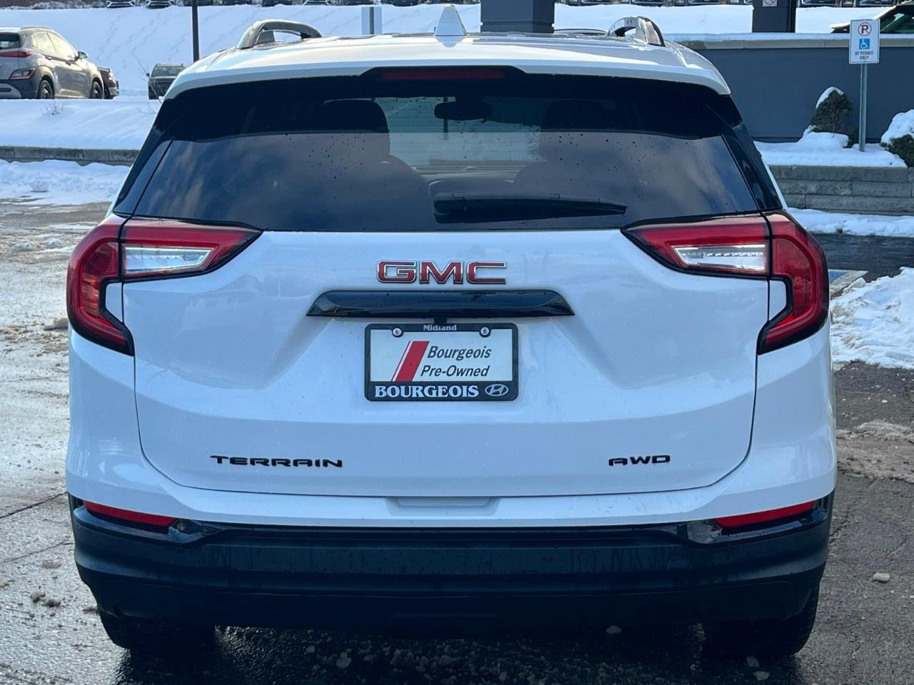 2022 GMC Terrain AWD SLE Photo