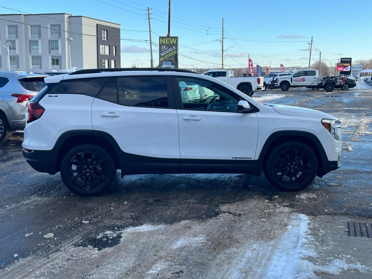 2022 GMC Terrain AWD SLE Photo