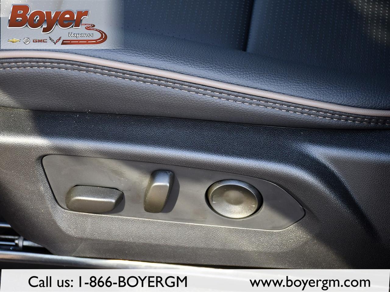 2026 GMC Canyon Crew Cab Short Box 4-Wheel Drive Denali Photo3