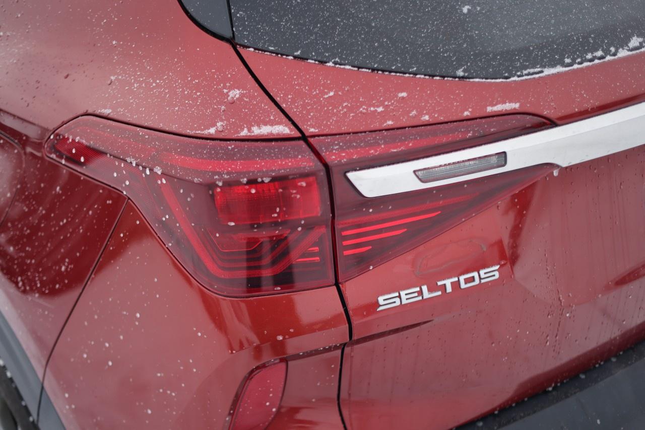 2023 Kia Seltos EX FWD Photo