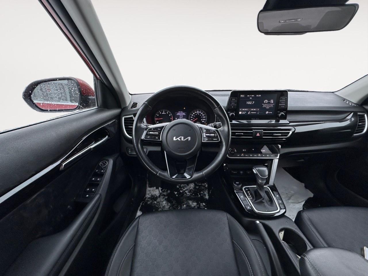 2023 Kia Seltos EX FWD Photo