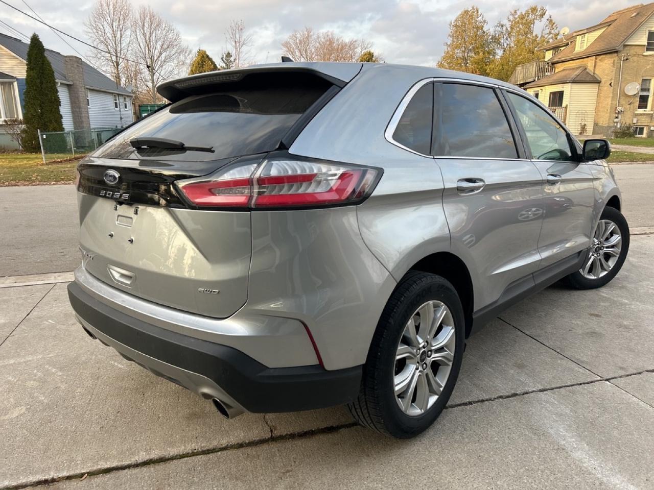 2024 Ford Edge Titanium Photo
