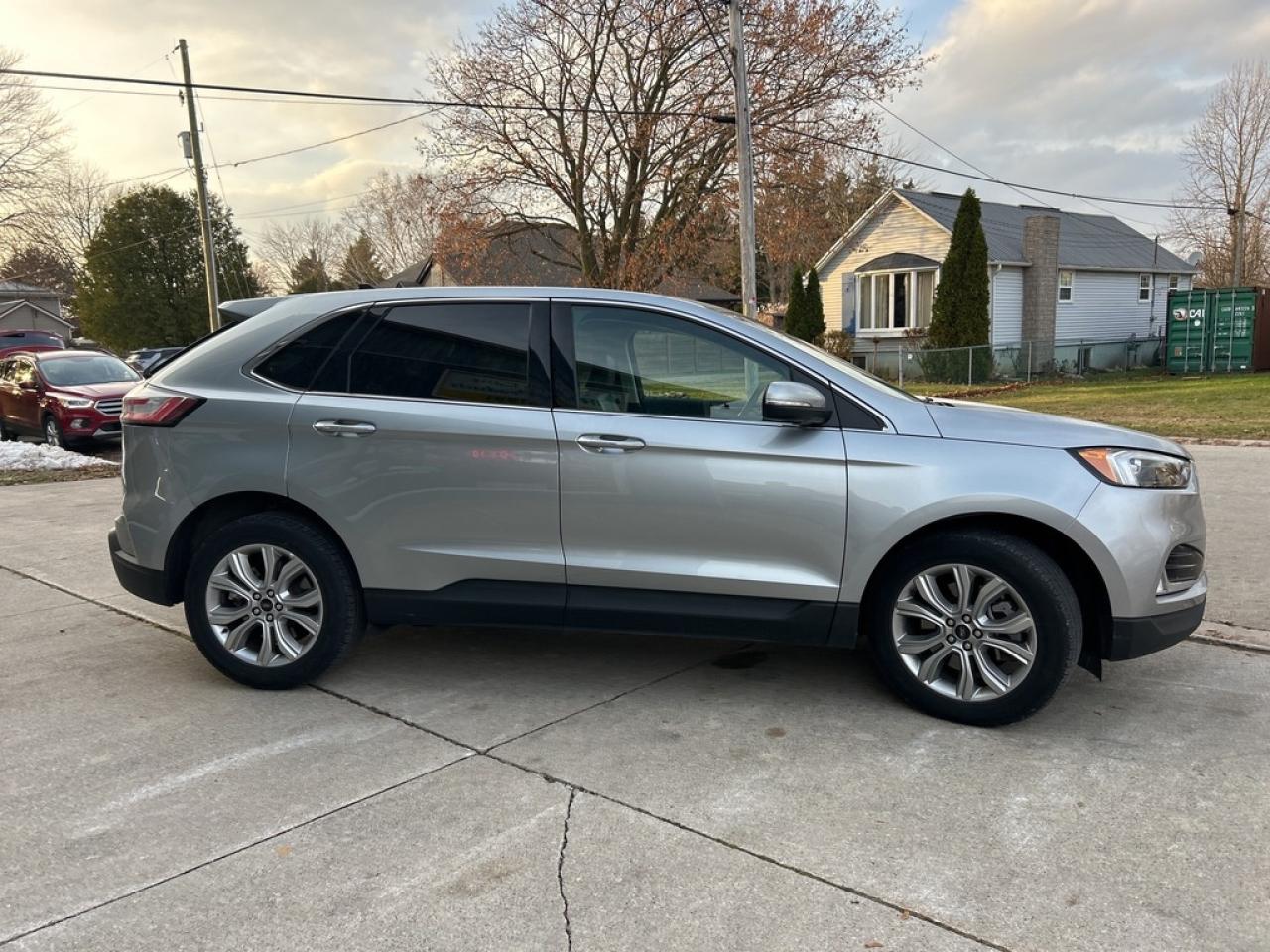 2024 Ford Edge Titanium Photo