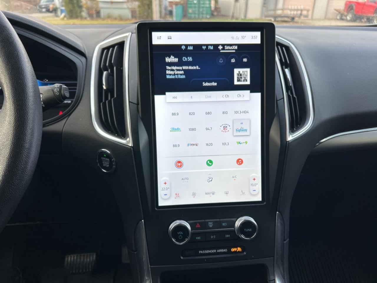 2024 Ford Edge Titanium Photo