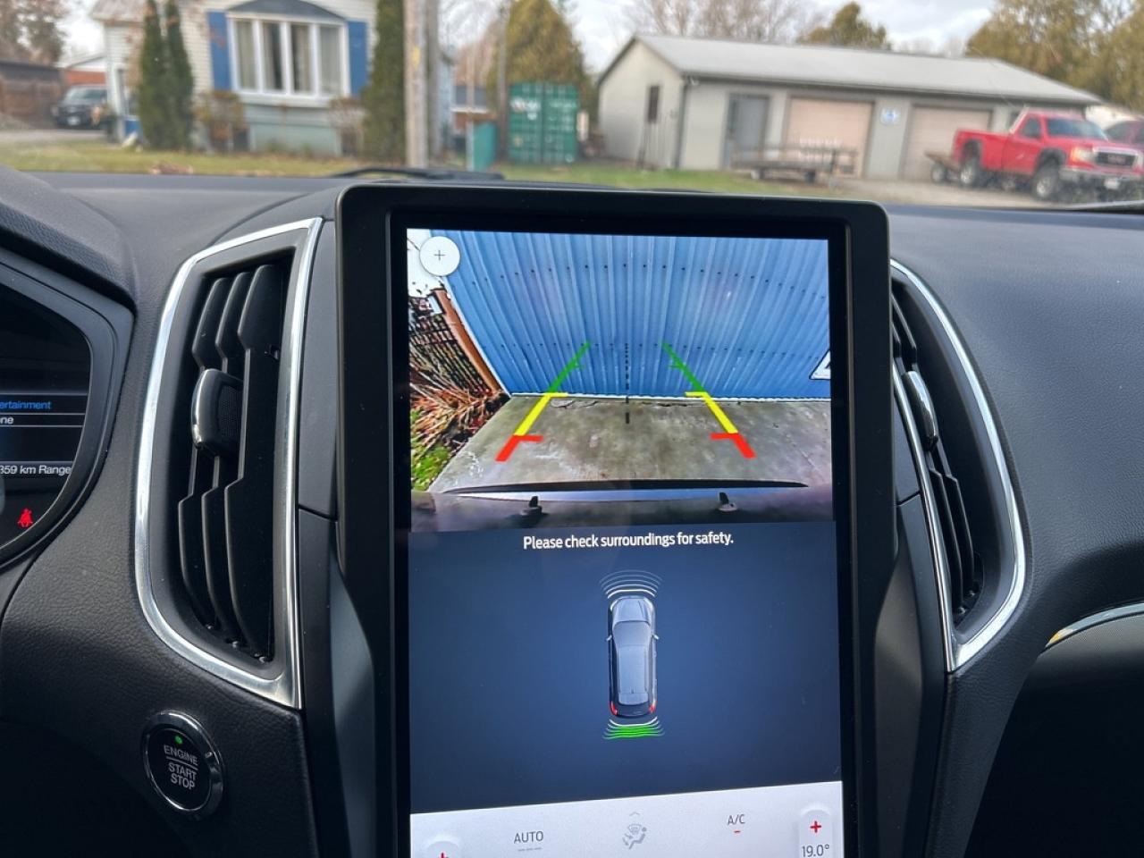 2024 Ford Edge Titanium Photo