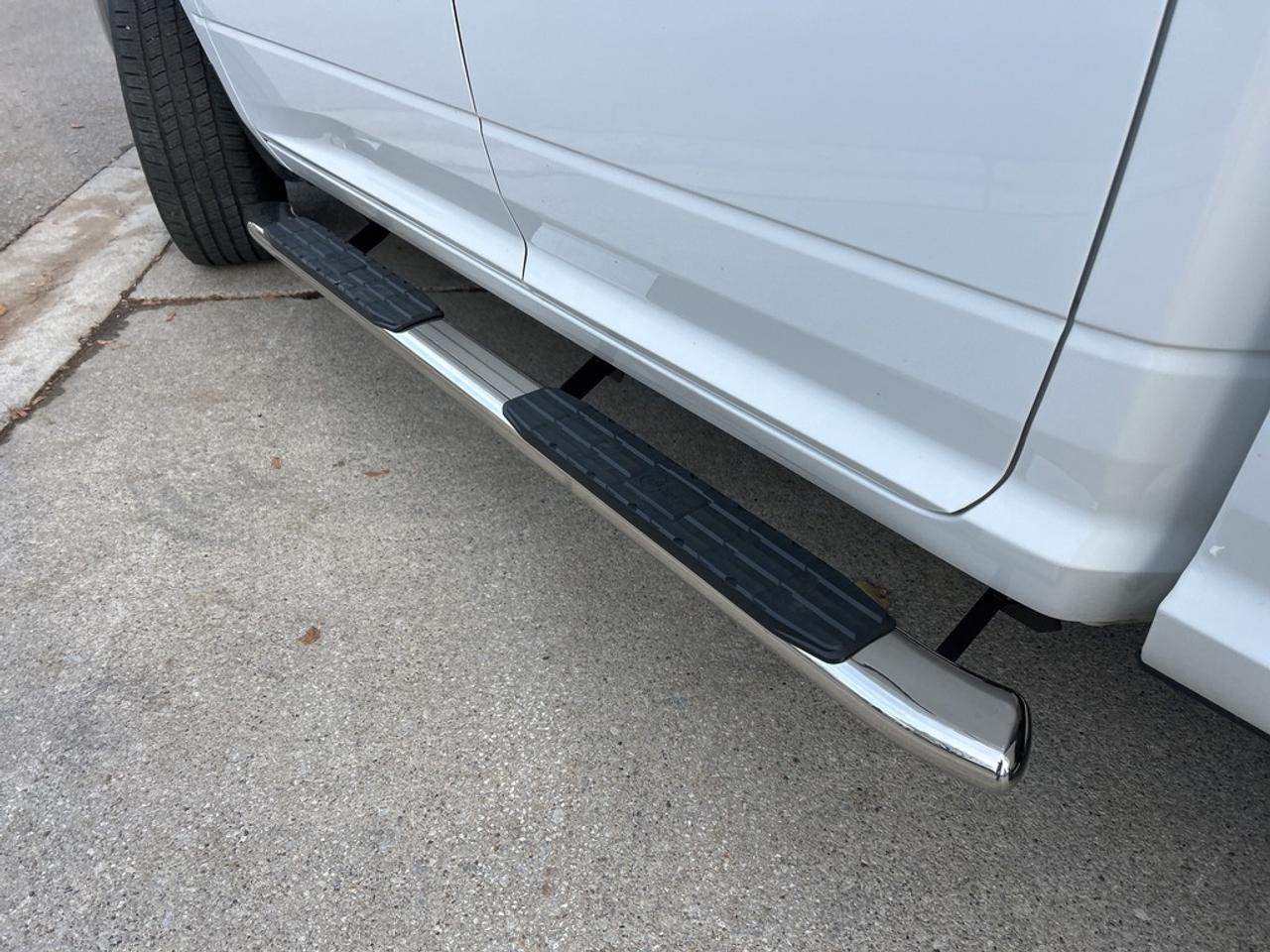 2022 RAM 1500 Classic Tradesman SXT  PLUS  V8  4X4 Photo