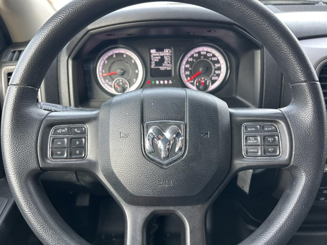 2022 RAM 1500 Classic Tradesman SXT  PLUS  V8  4X4 Photo