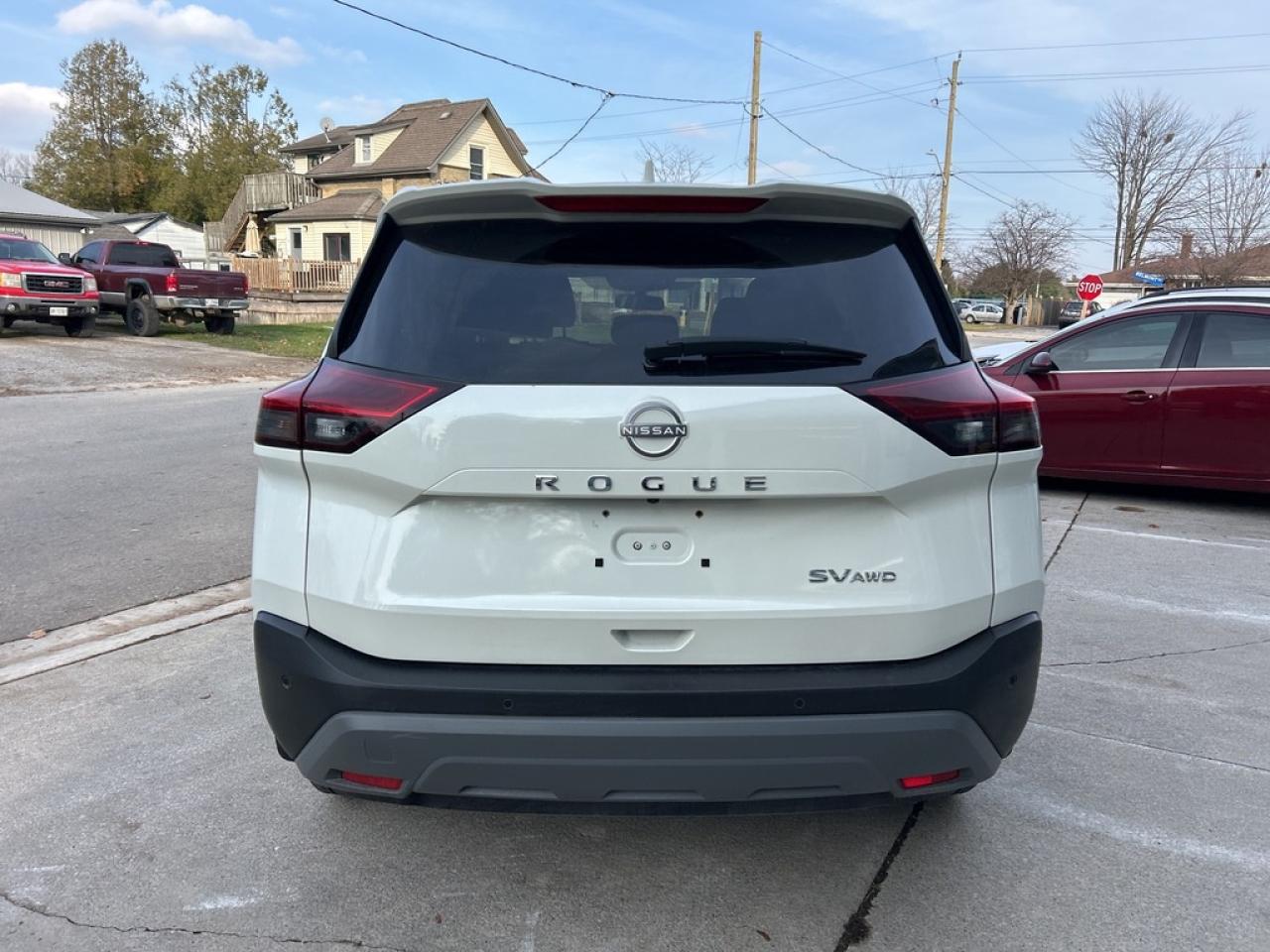 2023 Nissan Rogue SV MOONROOF Photo