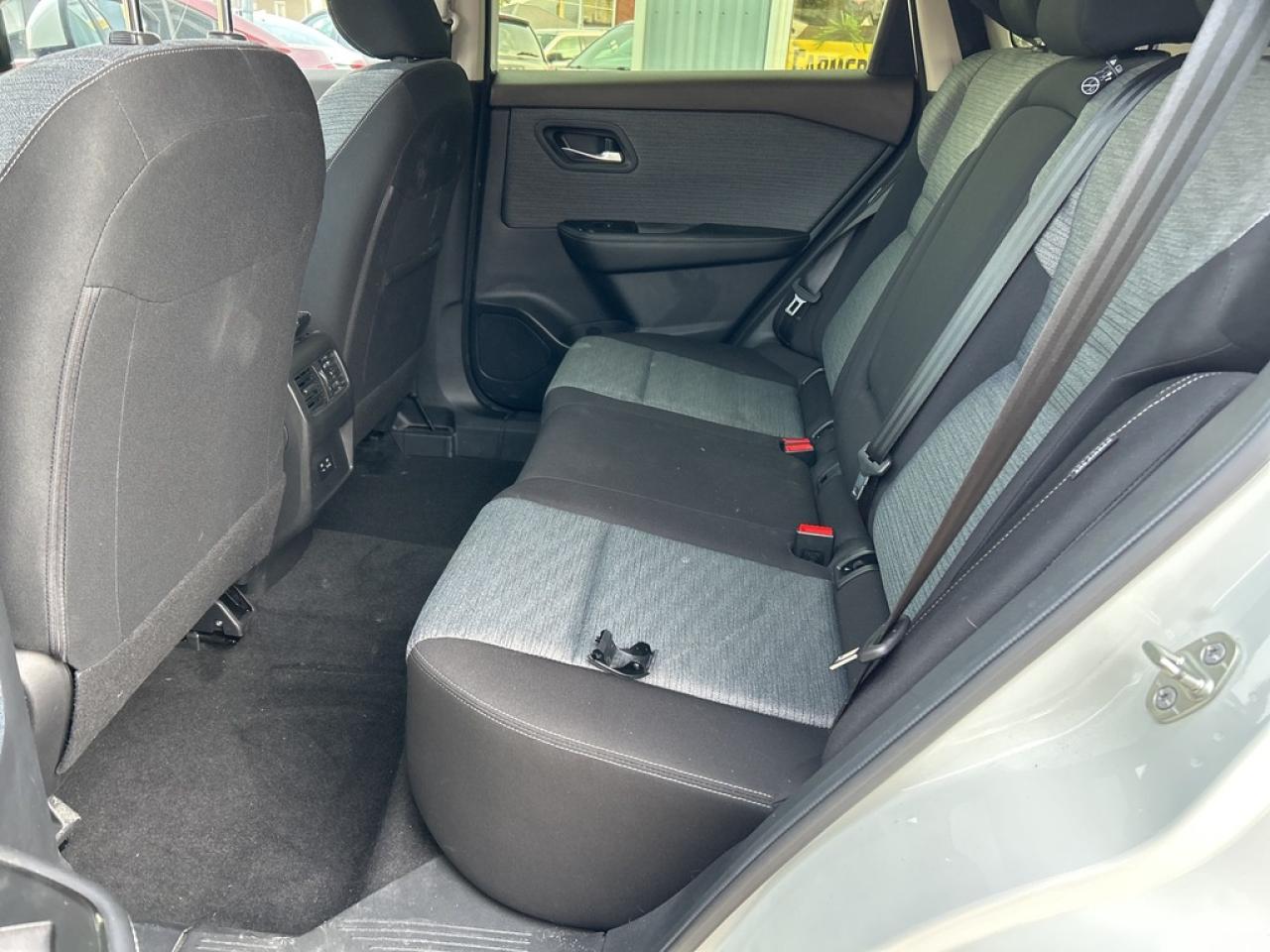 2023 Nissan Rogue SV MOONROOF Photo