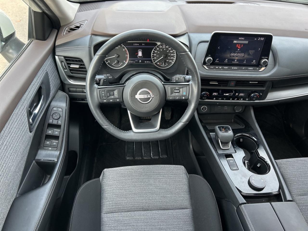2023 Nissan Rogue SV MOONROOF Photo