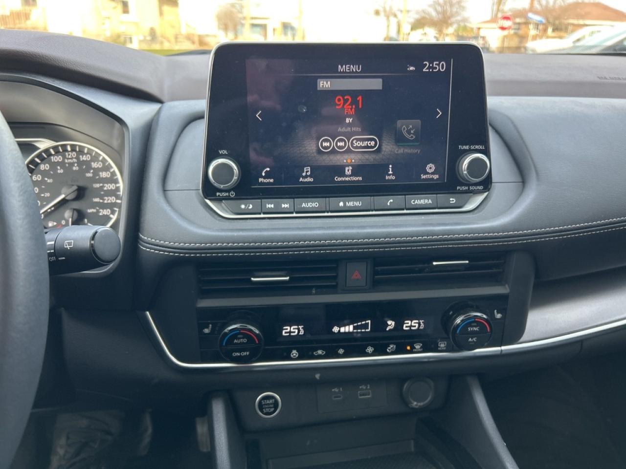 2023 Nissan Rogue SV MOONROOF Photo