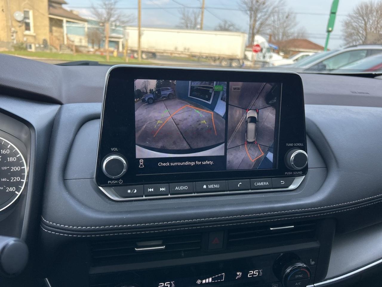 2023 Nissan Rogue SV MOONROOF Photo