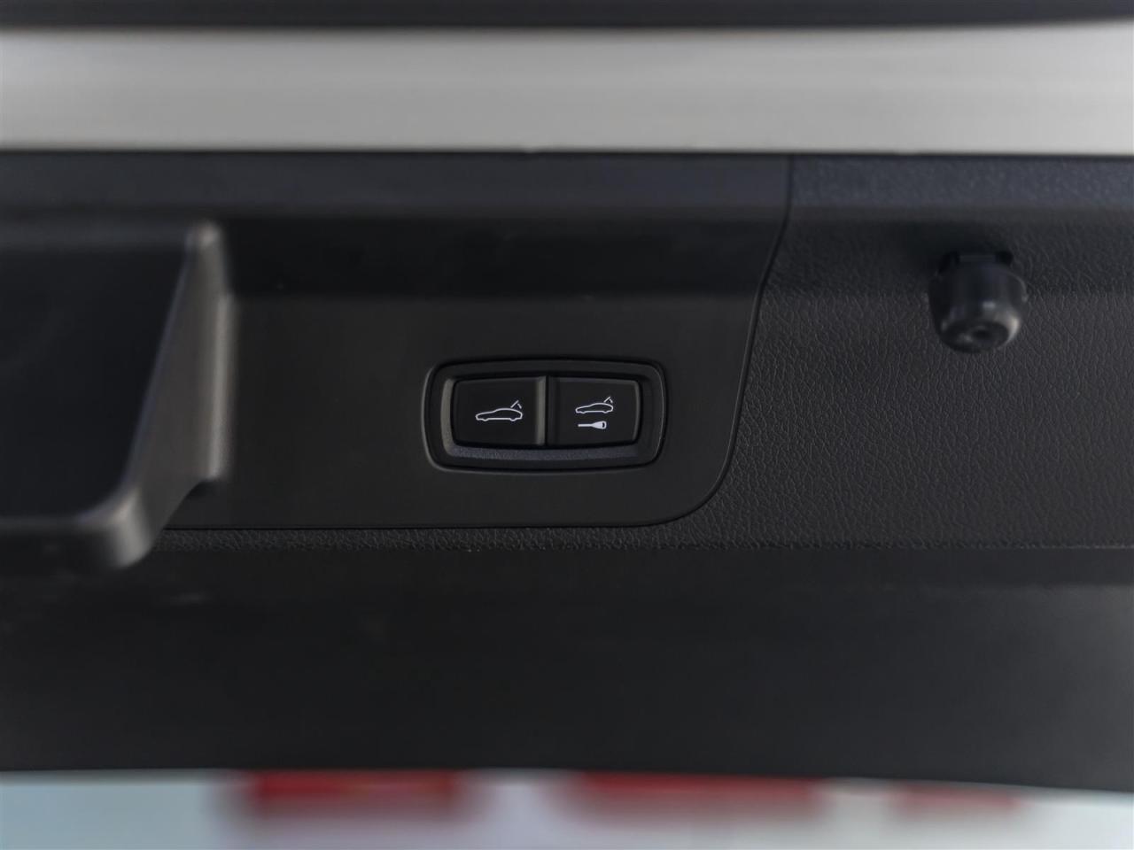 2017 Porsche Panamera 4|PREMIUM PLUS|SPORT CHRONO|MASSAGE|BOSE|ADAPT CRUISE Photo