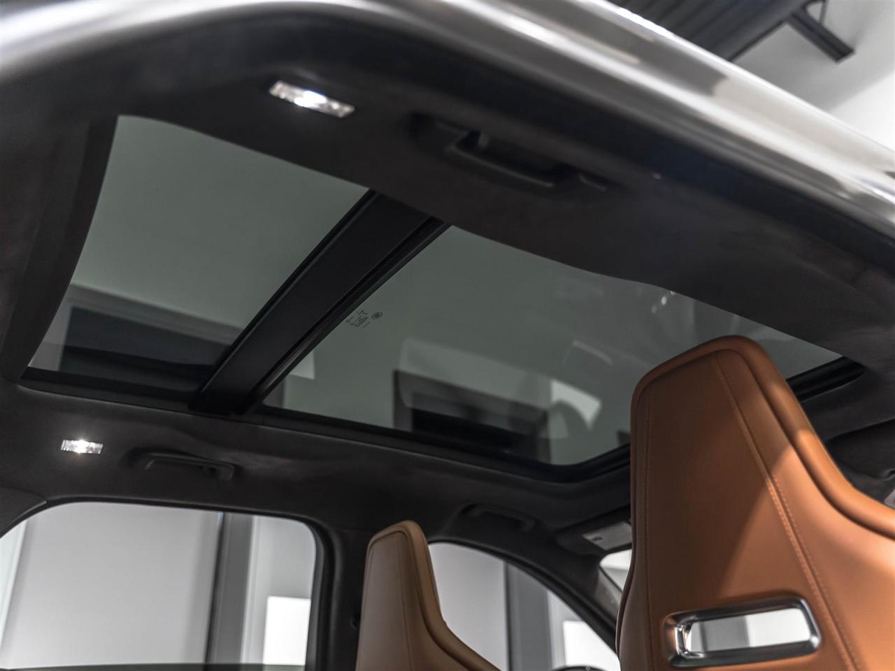 2020 Jaguar F-PACE $398 BI WEEKLY $5000 DOWN |SVR|V8|ADAPT CRZ|360CAM|HEADS-UP|PARK ASSIST|MERIDIAN|LOADED Photo