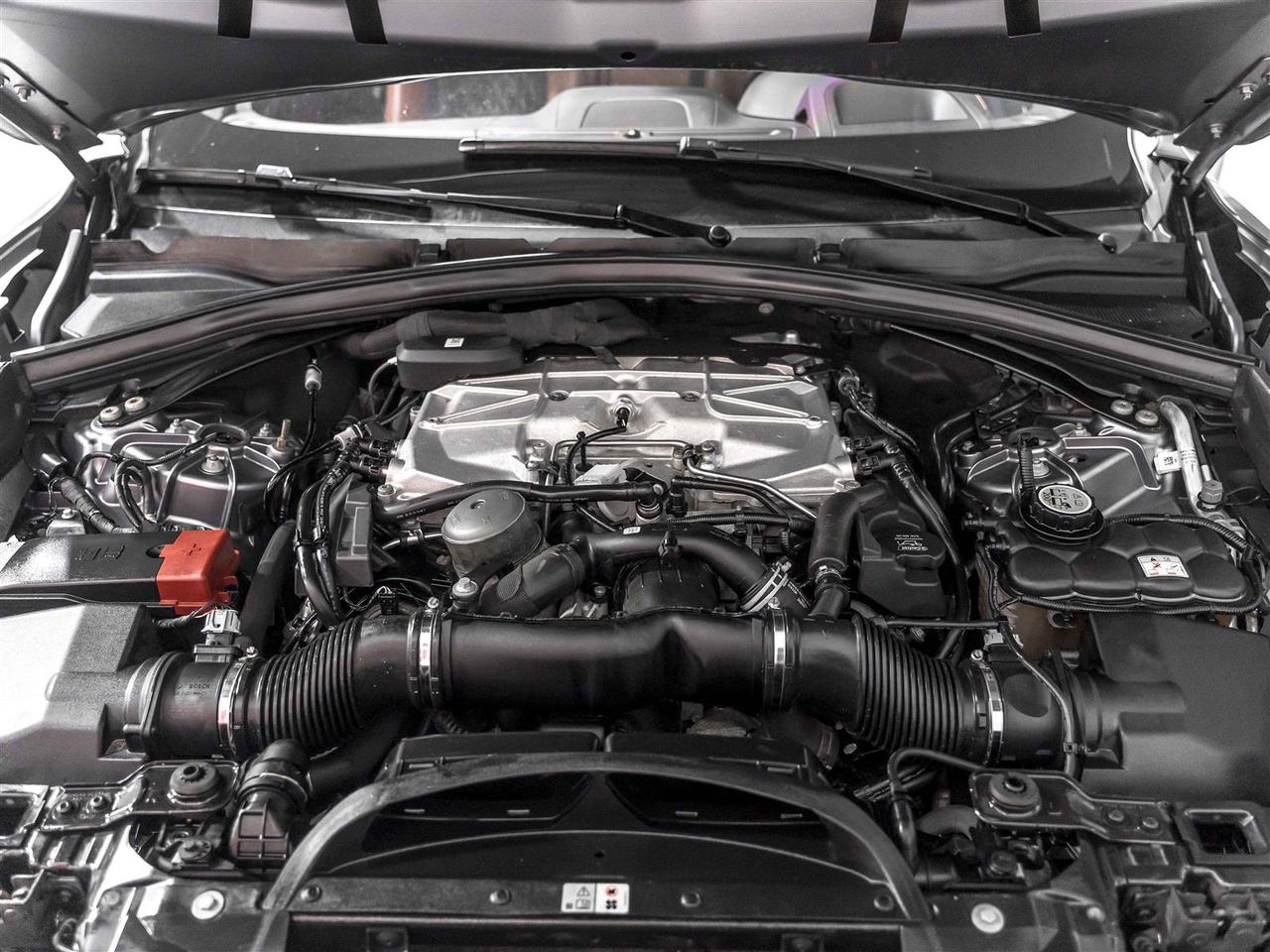 2020 Jaguar F-PACE $398 BI WEEKLY $5000 DOWN |SVR|V8|ADAPT CRZ|360CAM|HEADS-UP|PARK ASSIST|MERIDIAN|LOADED Photo