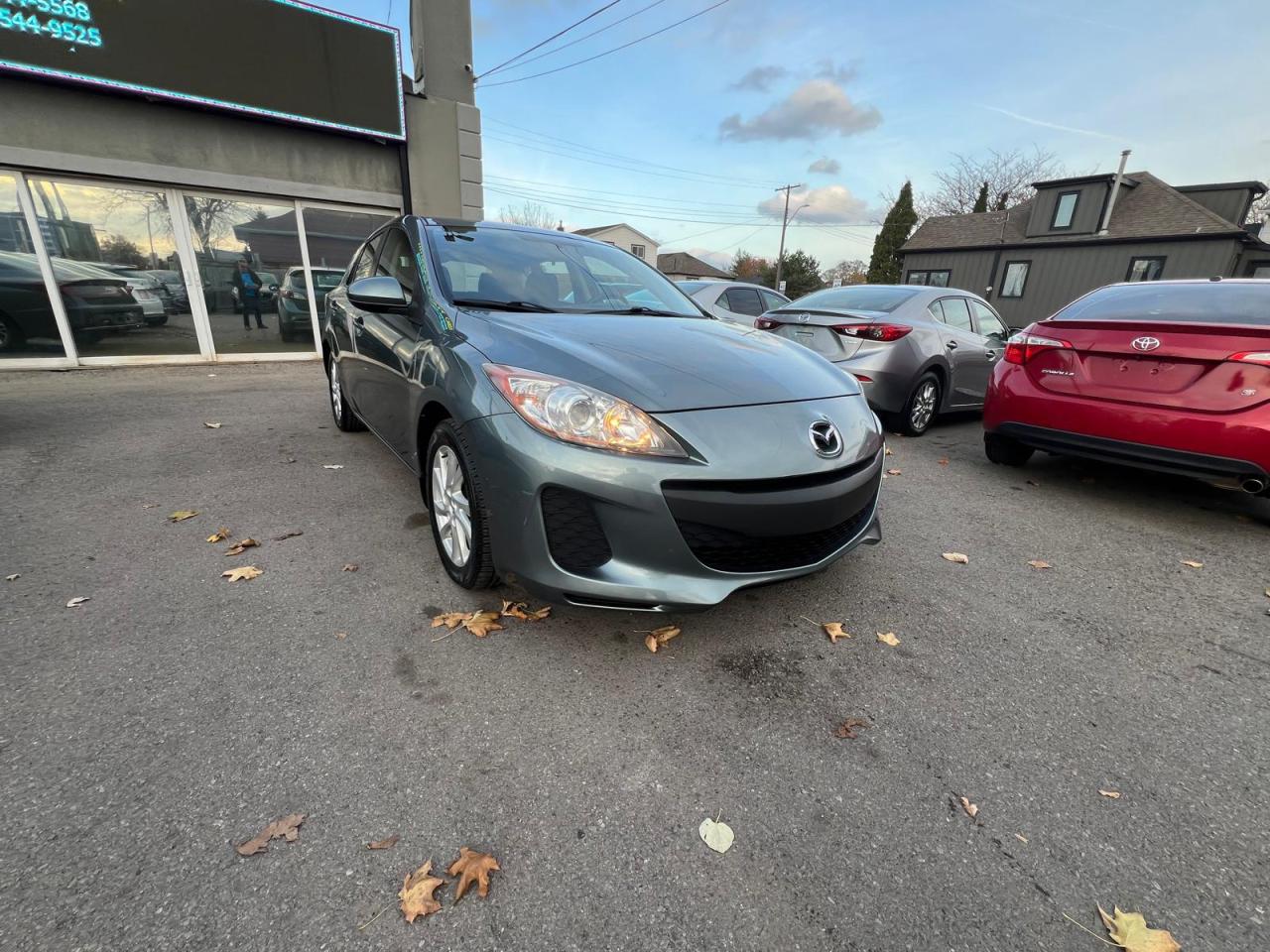 2012 Mazda MAZDA3 I Sport Photo2