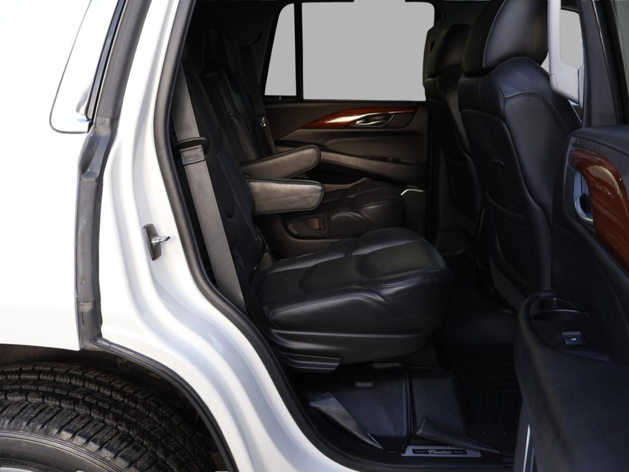 2018 Cadillac Escalade V8 PREMIUM LUXURY 4WD CERTIFIED *7 SEATS*SERVICE RECORDS* 360 CAMERA NAV DVD BLUETOOTH LEATHER COOL/HEAT 4 SEATS/STEERING SUNROOF CRUISE ALLOYS - Photo #17