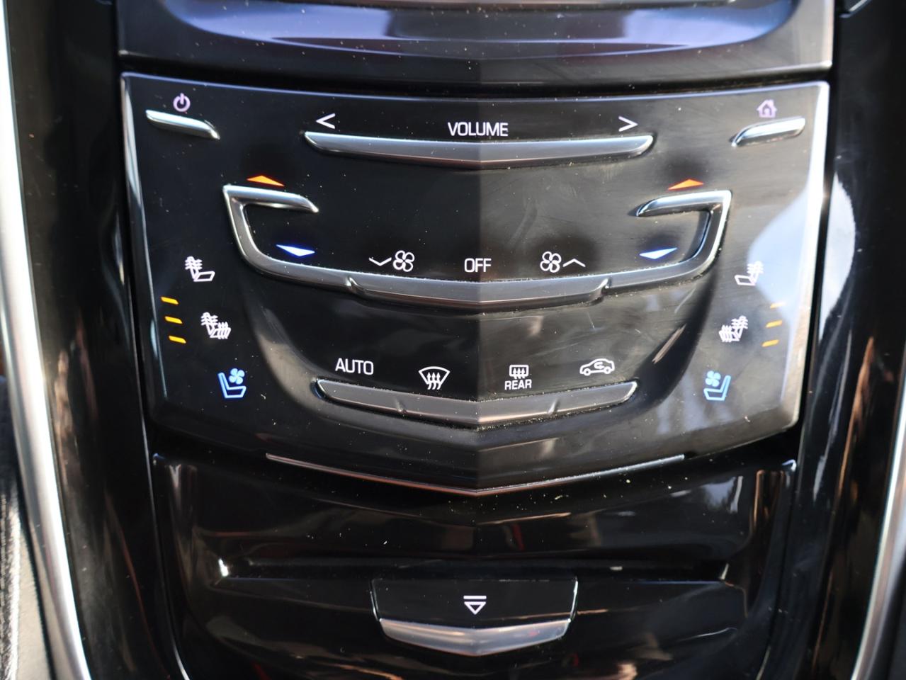 2018 Cadillac Escalade V8 PREMIUM LUXURY 4WD CERTIFIED *7 SEATS*SERVICE RECORDS* 360 CAMERA NAV DVD BLUETOOTH LEATHER COOL/HEAT 4 SEATS/STEERING SUNROOF CRUISE ALLOYS Photo