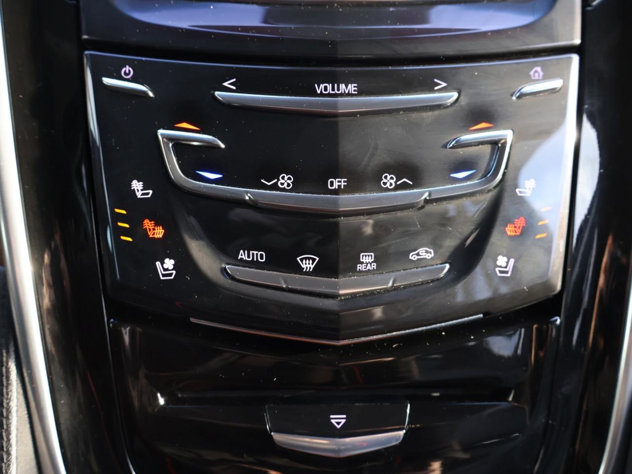 2018 Cadillac Escalade V8 PREMIUM LUXURY 4WD CERTIFIED *7 SEATS*SERVICE RECORDS* 360 CAMERA NAV DVD BLUETOOTH LEATHER COOL/HEAT 4 SEATS/STEERING SUNROOF CRUISE ALLOYS Photo