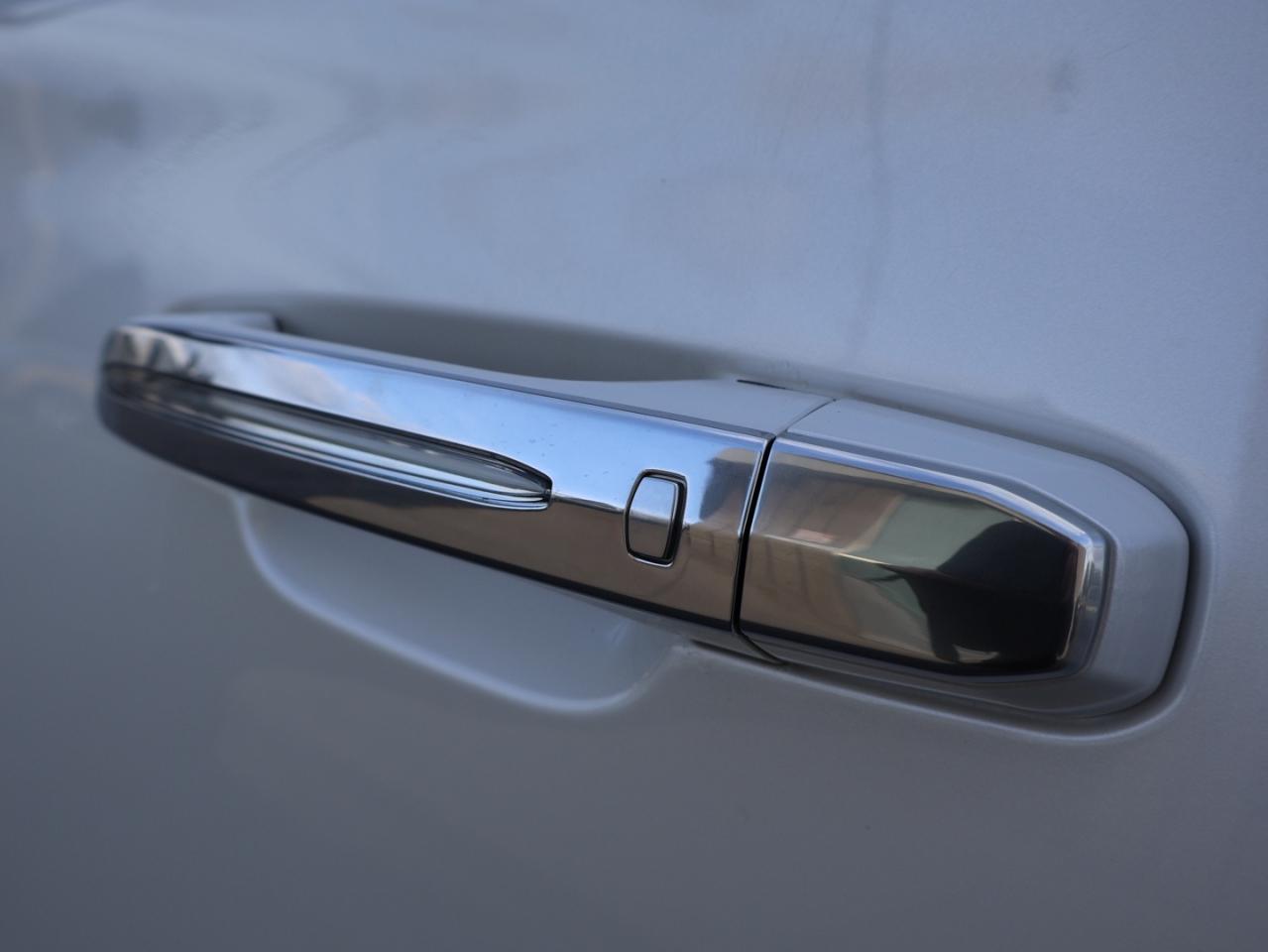 2018 Cadillac Escalade V8 PREMIUM LUXURY 4WD CERTIFIED *7 SEATS*SERVICE RECORDS* 360 CAMERA NAV DVD BLUETOOTH LEATHER COOL/HEAT 4 SEATS/STEERING SUNROOF CRUISE ALLOYS - Photo #35