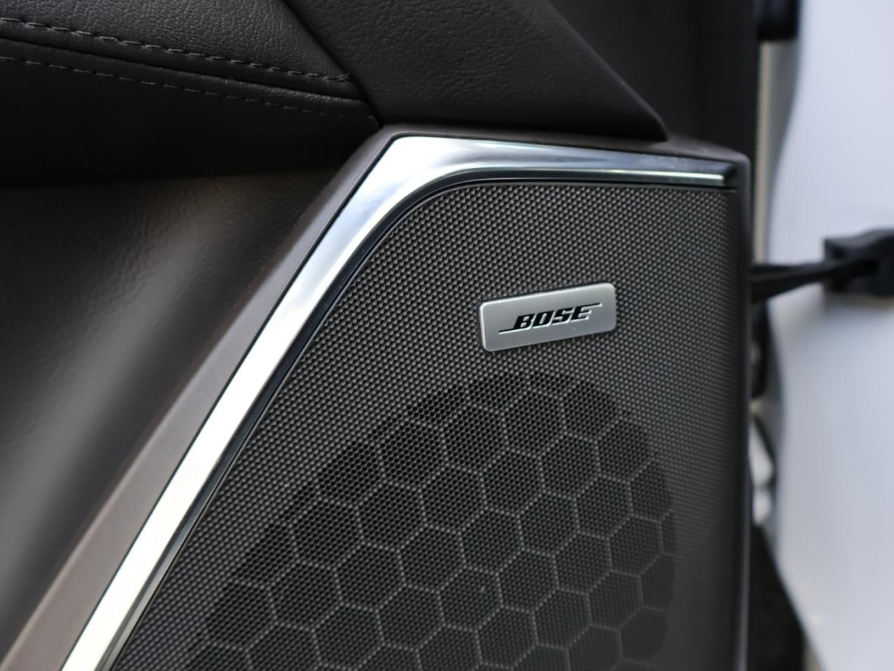 2018 Cadillac Escalade V8 PREMIUM LUXURY 4WD CERTIFIED *7 SEATS*SERVICE RECORDS* 360 CAMERA NAV DVD BLUETOOTH LEATHER COOL/HEAT 4 SEATS/STEERING SUNROOF CRUISE ALLOYS Photo