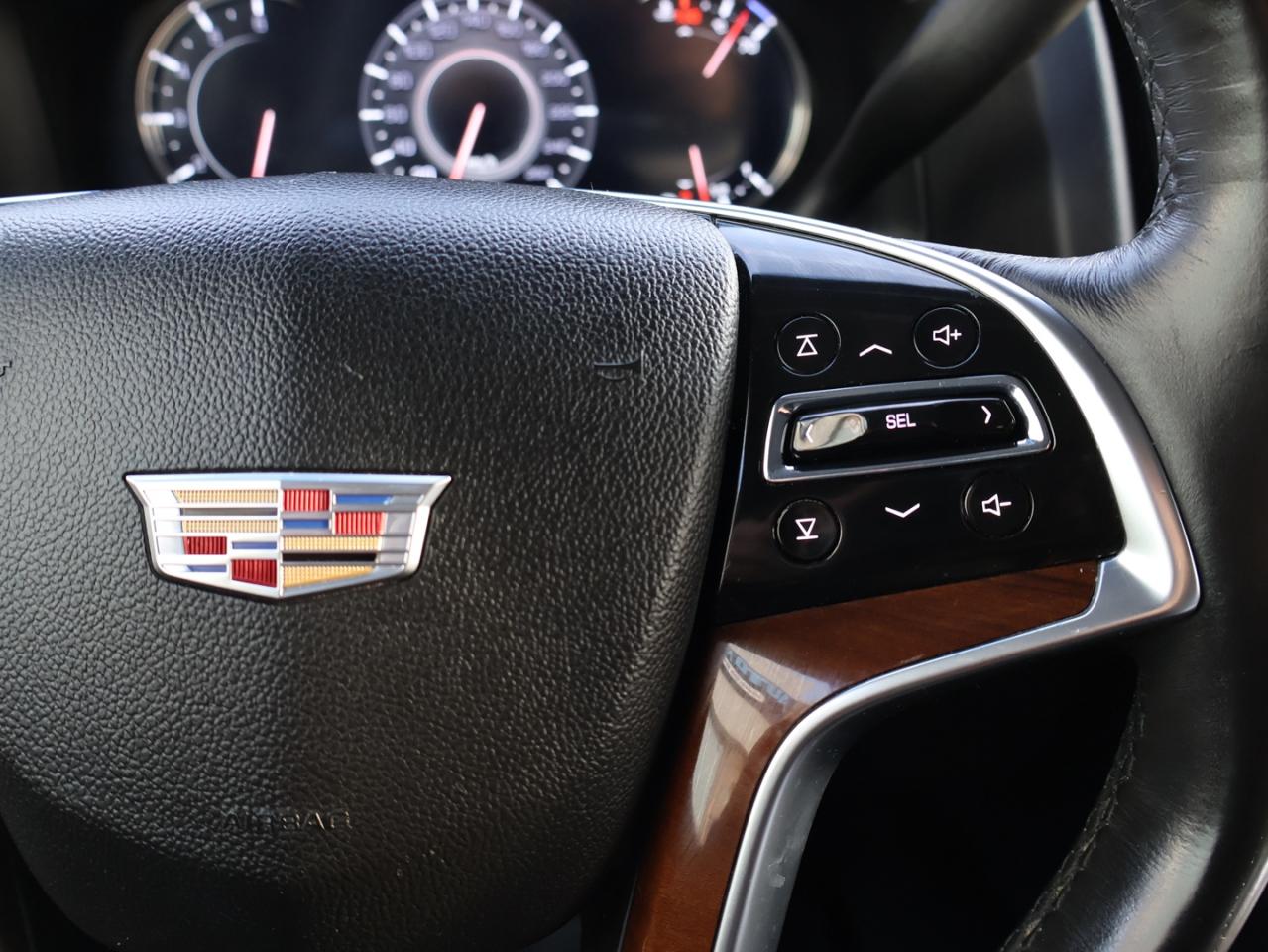 2018 Cadillac Escalade V8 PREMIUM LUXURY 4WD CERTIFIED *7 SEATS*SERVICE RECORDS* 360 CAMERA NAV DVD BLUETOOTH LEATHER COOL/HEAT 4 SEATS/STEERING SUNROOF CRUISE ALLOYS Photo