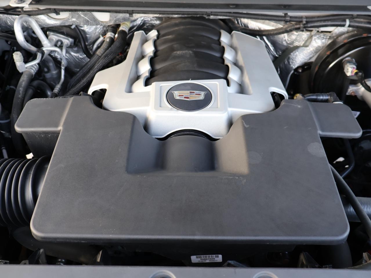 2018 Cadillac Escalade V8 PREMIUM LUXURY 4WD CERTIFIED *7 SEATS*SERVICE RECORDS* 360 CAMERA NAV DVD BLUETOOTH LEATHER COOL/HEAT 4 SEATS/STEERING SUNROOF CRUISE ALLOYS - Photo #52