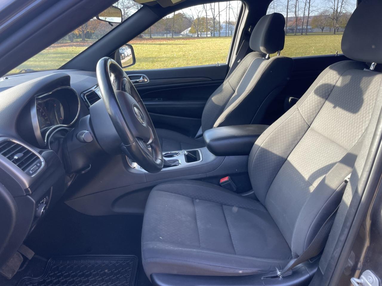 2019 Jeep Grand Cherokee Laredo E 4WD Photo