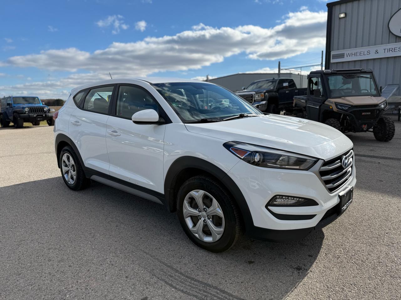 2017 Hyundai Tucson  Photo2