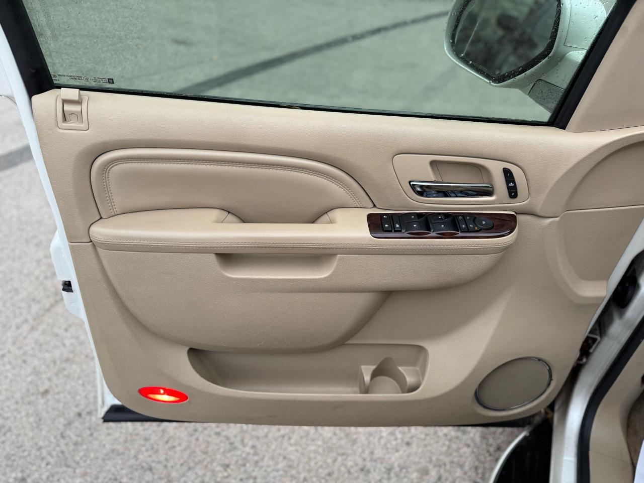 2011 Cadillac Escalade  - Photo #7