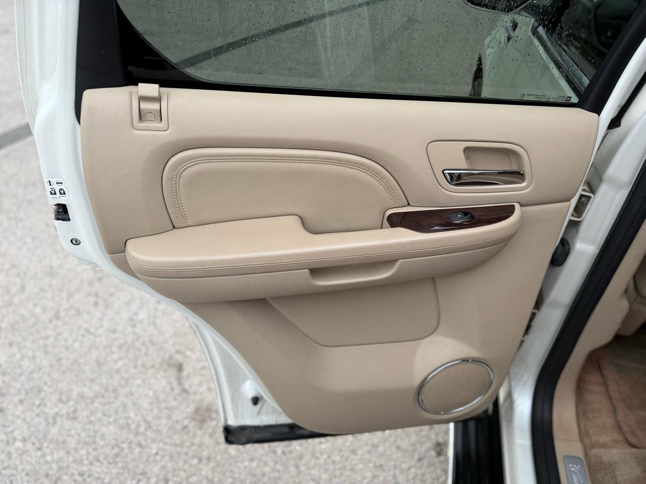 2011 Cadillac Escalade  - Photo #9