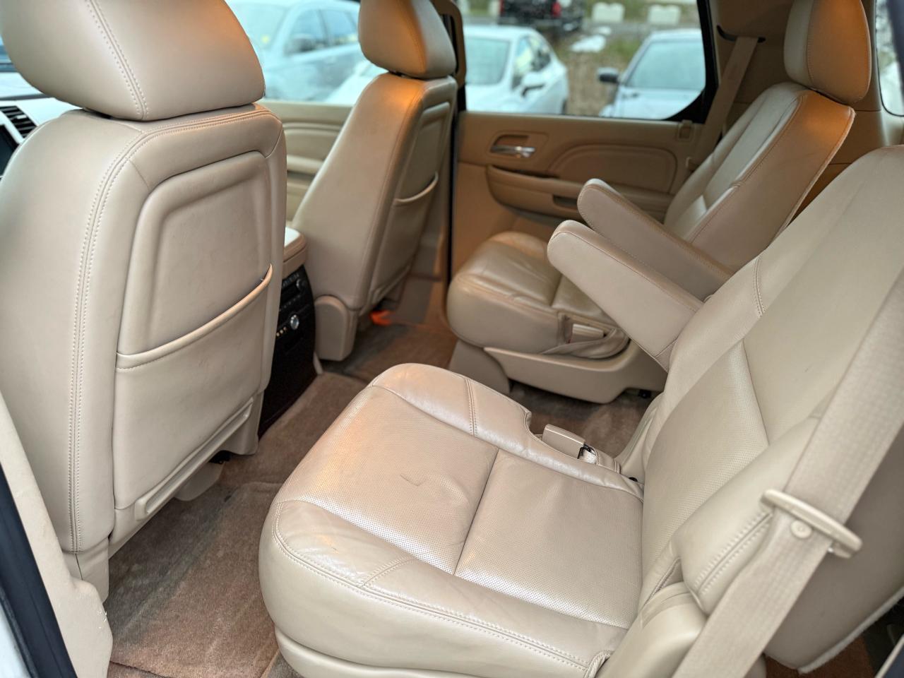 2011 Cadillac Escalade  - Photo #8